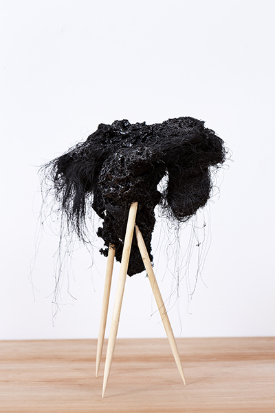 Ana_Lopez_El movimiento de la forma_2022_tul_gasa_acrilico, medidas variables.