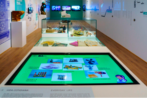 Vista sala PB de la exposición patrimonial del BAM dedicada a historia y cultura de la ciudad