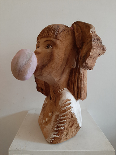 Gala y esa costumbre. - talla directa sobre madera de casuerina. alt. 38 cm