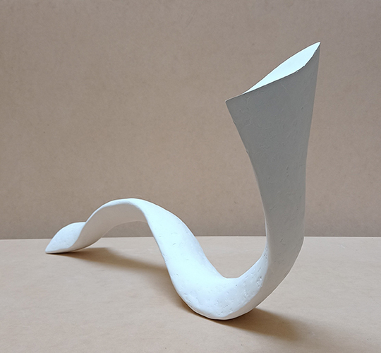 Sin título - 2025 - Yeso - 50 x 113 x 32 cm - OTTO Galería