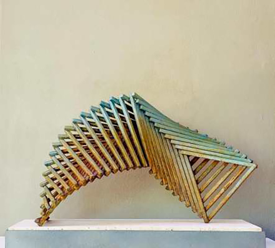 Federico Roller_serie ejercicio en cuña_hierro ensamblado y soldado con proceso de óxido_36 x 65 x 26 cm_2025