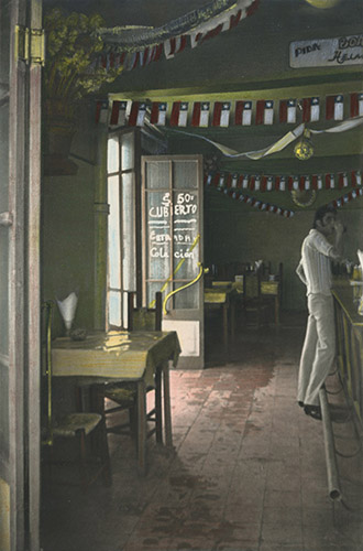 LEONORA VICUÑA, El flaco de las banderas, Santiago de Chile, 1979-2024, Gelatina de plata sobre papel fibra, intervenida con lápices de colores, 22,5 x 14,7 cm - Galeria VASARI